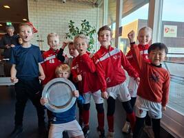 KDO JO8-2 ongeslagen kampioen!